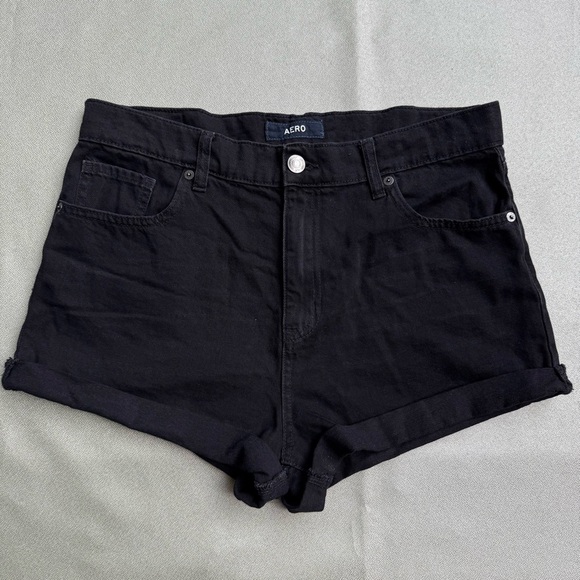 Aero Women’s Black Denim Cuffed High Rise Mom Short Shorts Size 12 - Picture 1 of 6